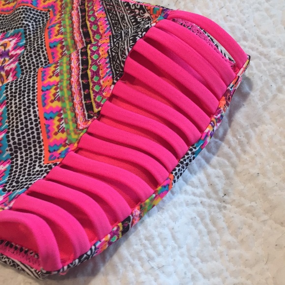 Bikini - Picture 4 of 6